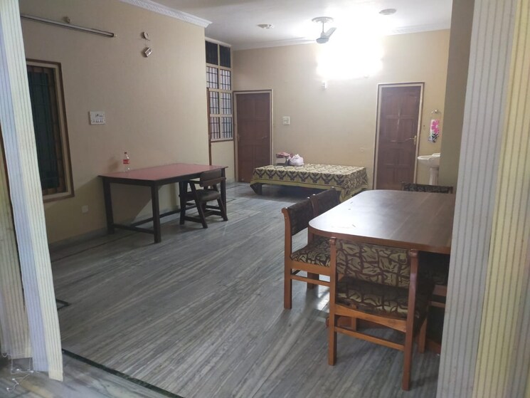 Living Room, gomti nagar 3 Bedroom 3200 Sq.Ft. Builder Floor In Gomti Nagar Lucknow 8893907