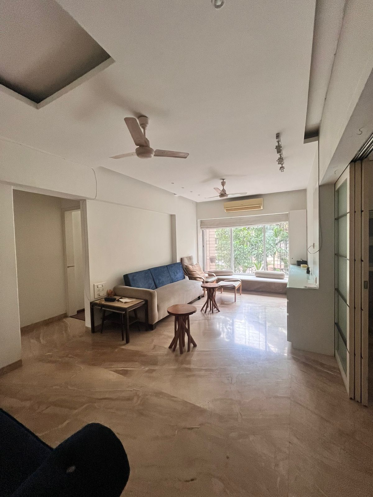 2 BHK Apartment For Rent in Near Versova Social, Seve