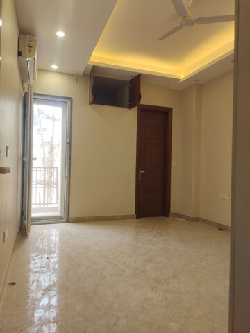 Room in 3 BHK Builder Floor at Greater Kailash I – for Rent