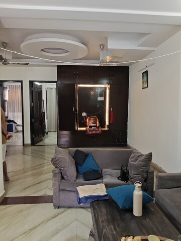 Master Bedroom in 2.5 BHK Builder Floor at Sector 46 – for Rent