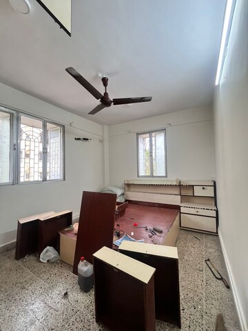 Bedroom in 2 BHK Apartment at Andheri West – for Rent