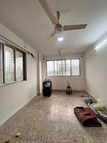 Bedroom in 2 BHK Apartment at Andheri West – for Rent