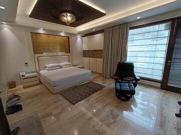 Room in 4 BHK Apartment at Boutique Residential Apartments D-6 4, Vasant Vihar – for Sale