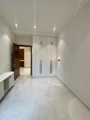 Room in 4 BHK Independent House at Sector 123 – for Sale