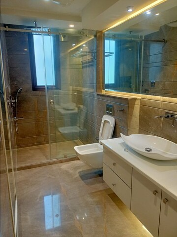 Attached Bathroom in 3 BHK Apartment at Defence Colony – for Rent