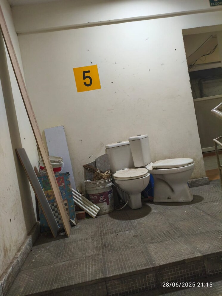 Bathroom, wave-dream-homes 2 Bedroom 808 Sq.Ft. Apartment In Wave City Ghaziabad 8893965