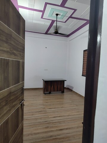 Room in 2.5 BHK Apartment at SKA Divine, Sector 1 Wave City – for Rent
