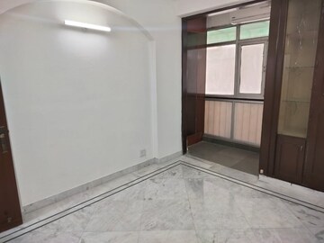 Room in 3 BHK Apartment at Sector 11 Dwarka – for Rent