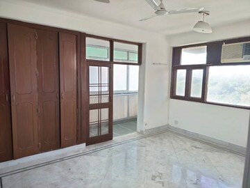 Room in 3 BHK Apartment at Sector 11 Dwarka – for Rent
