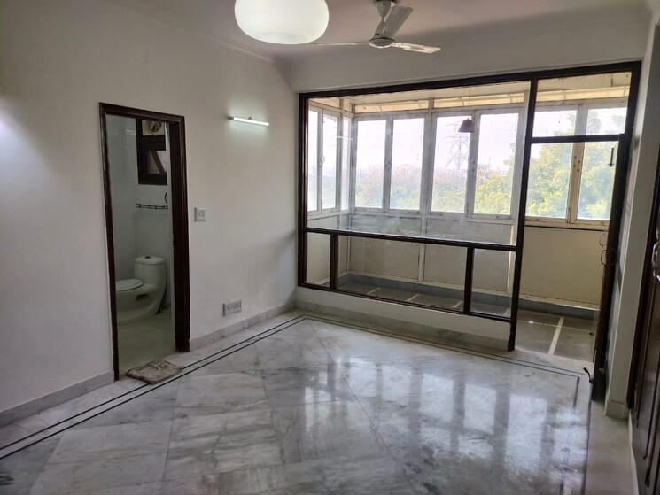 Room, sector 11 dwarka 3 Bedroom 1700 Sq.Ft. Apartment In Sector 11 Dwarka Delhi 8893975