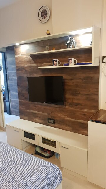 Furnished Amenities in 2 BHK Apartment at Romell Serenity, Oshiwara – for Rent