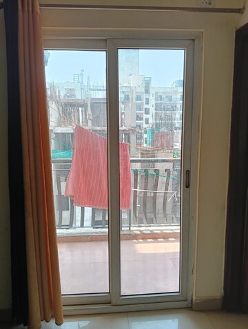 Room in 2 BHK Apartment at AVS Orchard, Sector 77 – for Rent