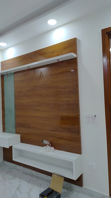  3 BHK Independent House at Mohan Garden – for Sale