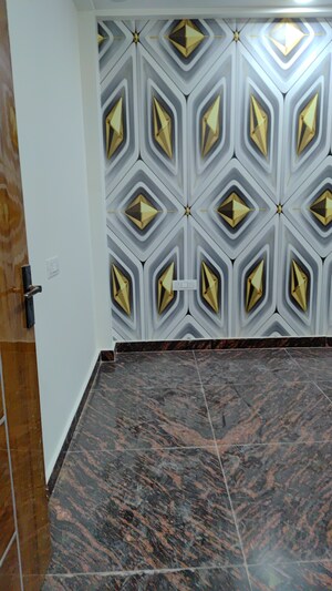 Room in 3 BHK Independent House at Mohan Garden – for Sale