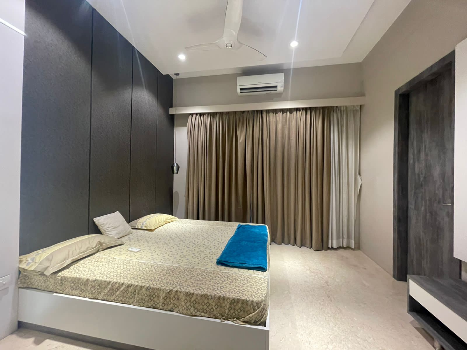 3.5 BHK + Pooja Room Apartment For Rent in Windsor Grande Residences