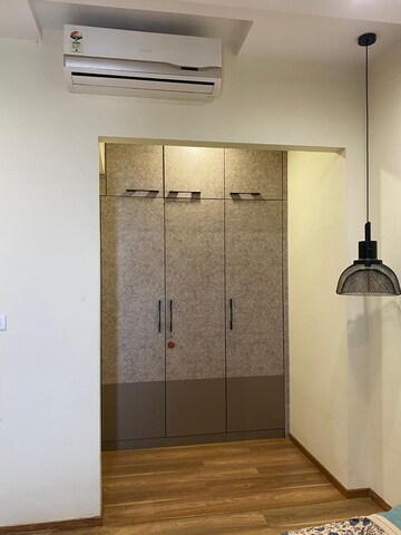 Furnished Amenities in 3 BHK Apartment at Krypton Tower, Prabhadevi – for Rent