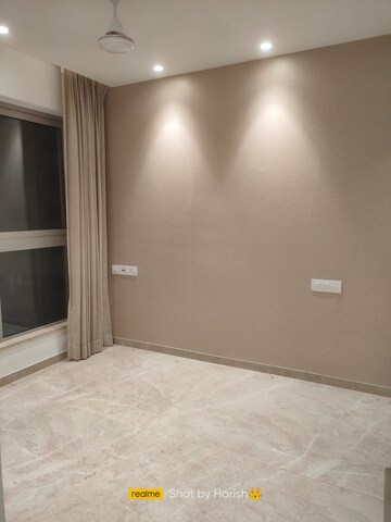 Room in 1 BHK Apartment at Hiranandani Regent Hill, Powai – for Rent