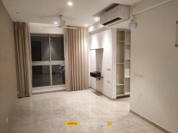 Room in 1 BHK Apartment at Hiranandani Regent Hill, Powai – for Rent