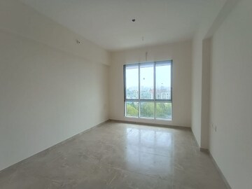 Room in 2 BHK Apartment at Rite Skyluxe, Chembur – for Rent