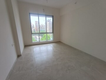 Room in 2 BHK Apartment at Rite Skyluxe, Chembur – for Rent