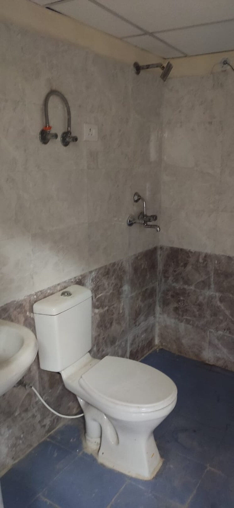 Bathroom, express-zenith 2 Bedroom 1085 Sq.Ft. Apartment In Sector 77 Noida 8894000