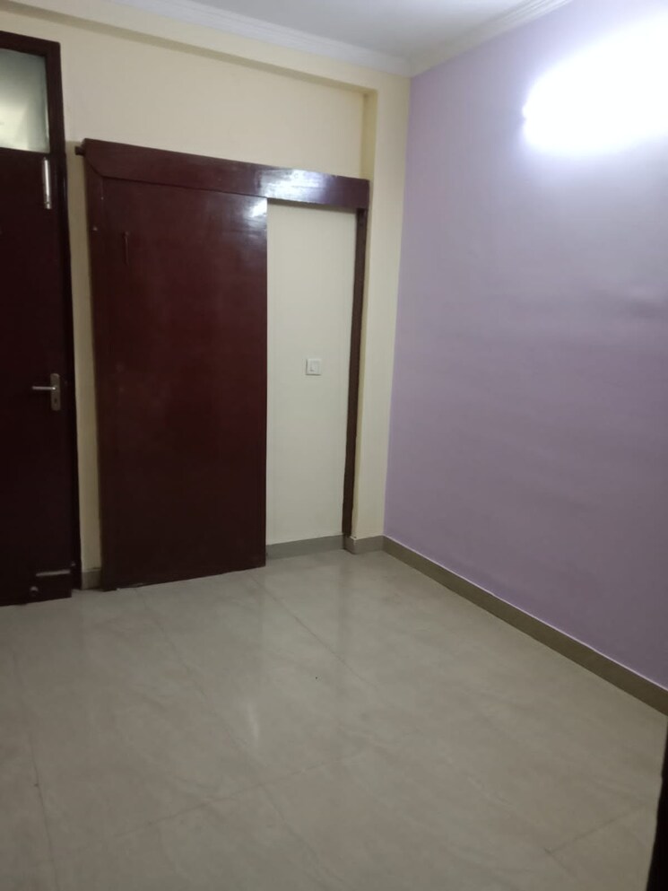 Room, sector 19 dwarka 2 Bedroom 800 Sq.Ft. Builder Floor In Sector 19 Dwarka Delhi 8894016