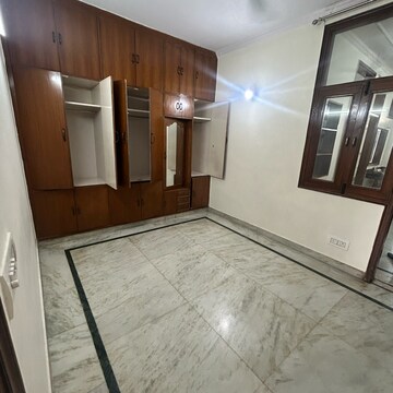 Room in 2 BHK Builder Floor at Lajpat Nagar I – for Rent