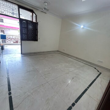 Room in 2 BHK Builder Floor at Lajpat Nagar I – for Rent