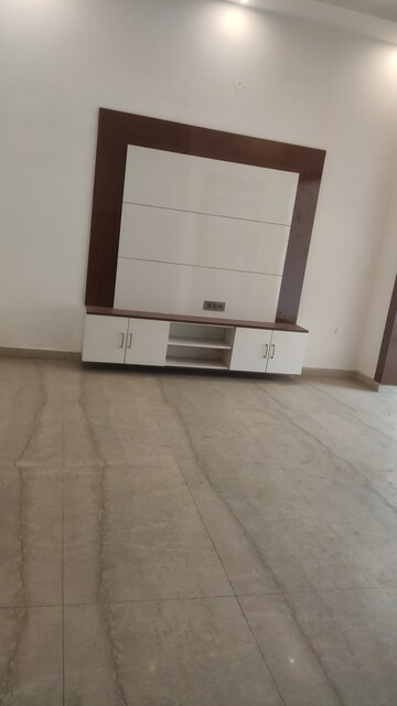 Room in 4 BHK Independent House at Virat Nagar – for Sale