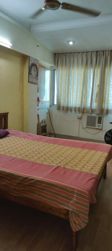 Bedroom in Studio Apartment at Amrita Apartment, Dadar West – for Rent