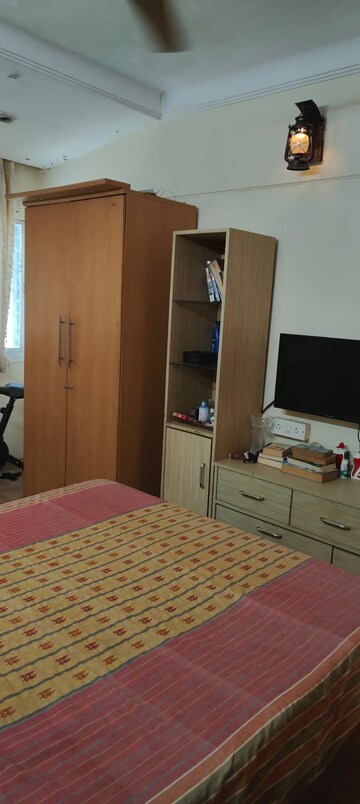 Bedroom in Studio Apartment at Amrita Apartment, Dadar West – for Rent