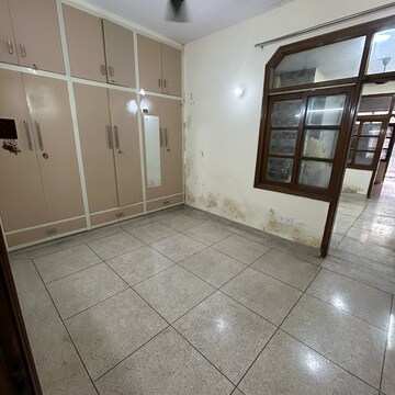 Room in 2 BHK Builder Floor at Lajpat Nagar I – for Rent