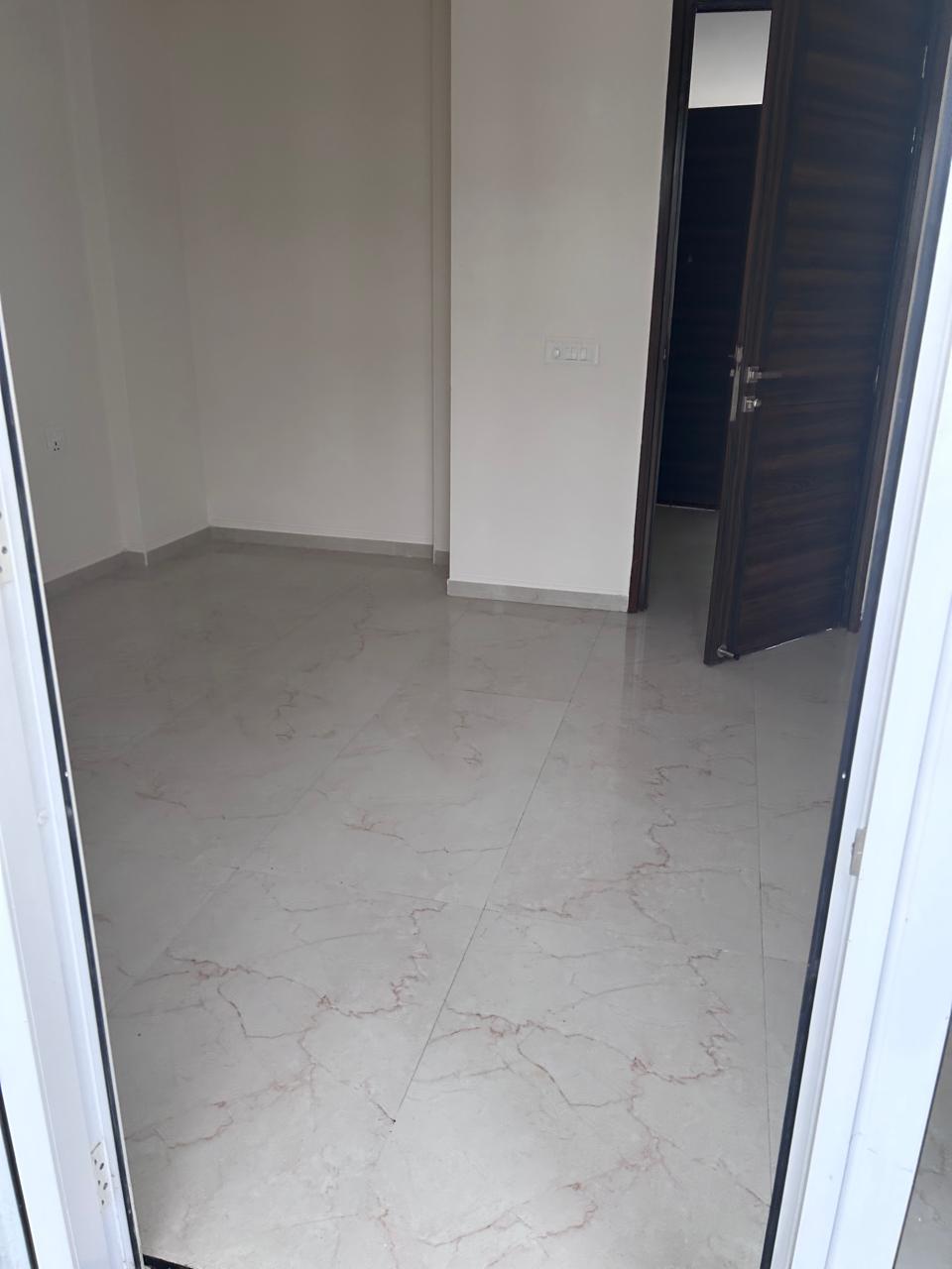 3.5 BHK + Servant Room 1900 Sq.Ft. Apartment in DLF Express Greens