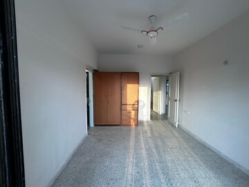 Room in 2 BHK Apartment at NRI Complex Phase I, Seawoods Sector 58 – for Rent