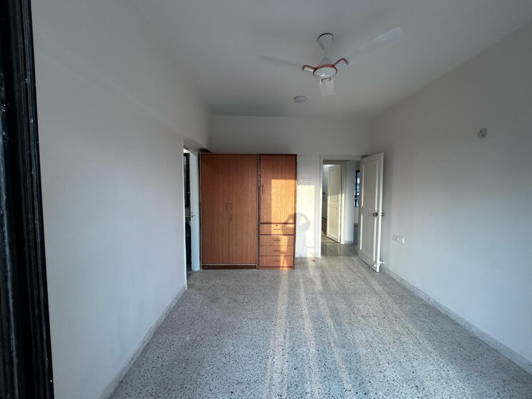 Room, nri-complex-phase-i 2 Bedroom 1350 Sq.Ft. Apartment In Seawoods Sector 58 Navi Mumbai 8894042