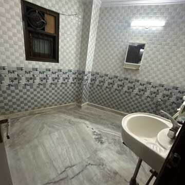 Bathroom in 2 BHK Builder Floor at Masjid Moth – for Rent