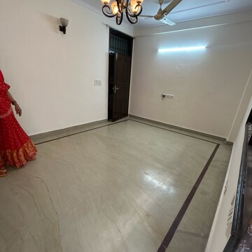 Room in 2 BHK Builder Floor at Masjid Moth – for Rent