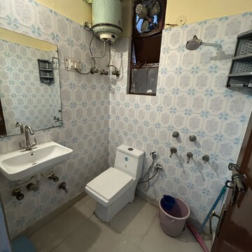 Team Area in 1 BHK Builder Floor at Kotla Mubarakpur – for Rent