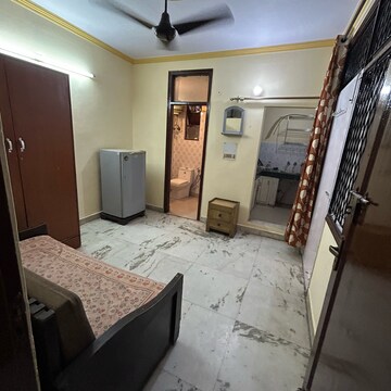Bedroom in 1 BHK Builder Floor at Kotla Mubarakpur – for Rent