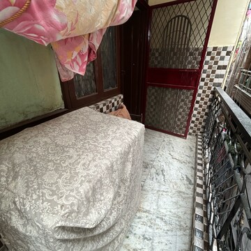 Bedroom in 1 BHK Builder Floor at Kotla Mubarakpur – for Rent