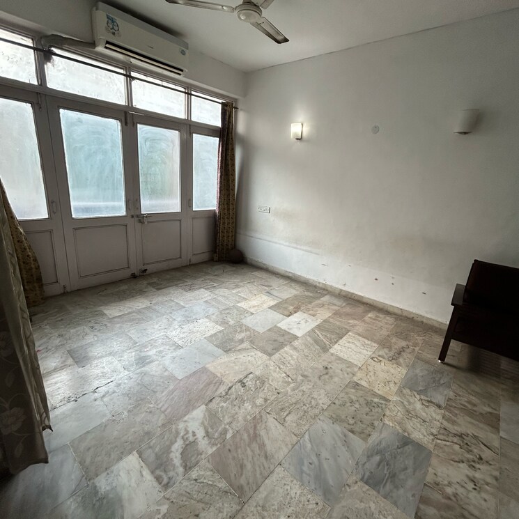 Bedroom, masjid moth 2 Bedroom 1000 Sq.Ft. Builder Floor In Masjid Moth Delhi 8894058