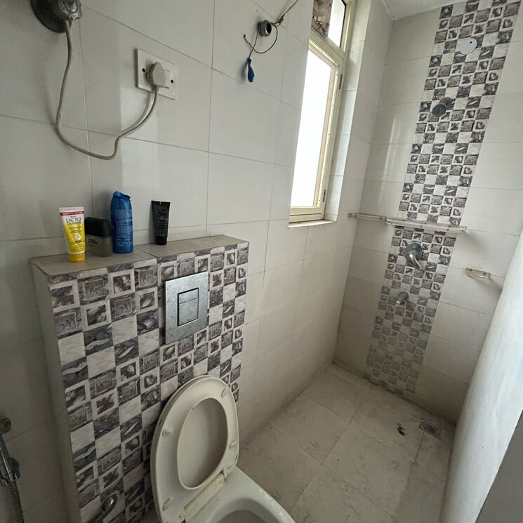 Attached Bathroom, masjid moth 2 Bedroom 1000 Sq.Ft. Builder Floor In Masjid Moth Delhi 8894058