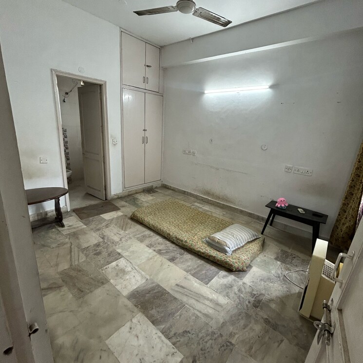 Master Bedroom, masjid moth 2 Bedroom 1000 Sq.Ft. Builder Floor In Masjid Moth Delhi 8894058