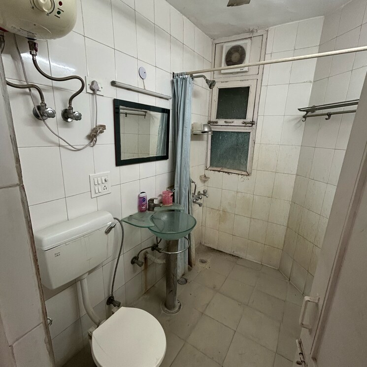 Attached Bathroom, masjid moth 2 Bedroom 1000 Sq.Ft. Builder Floor In Masjid Moth Delhi 8894058