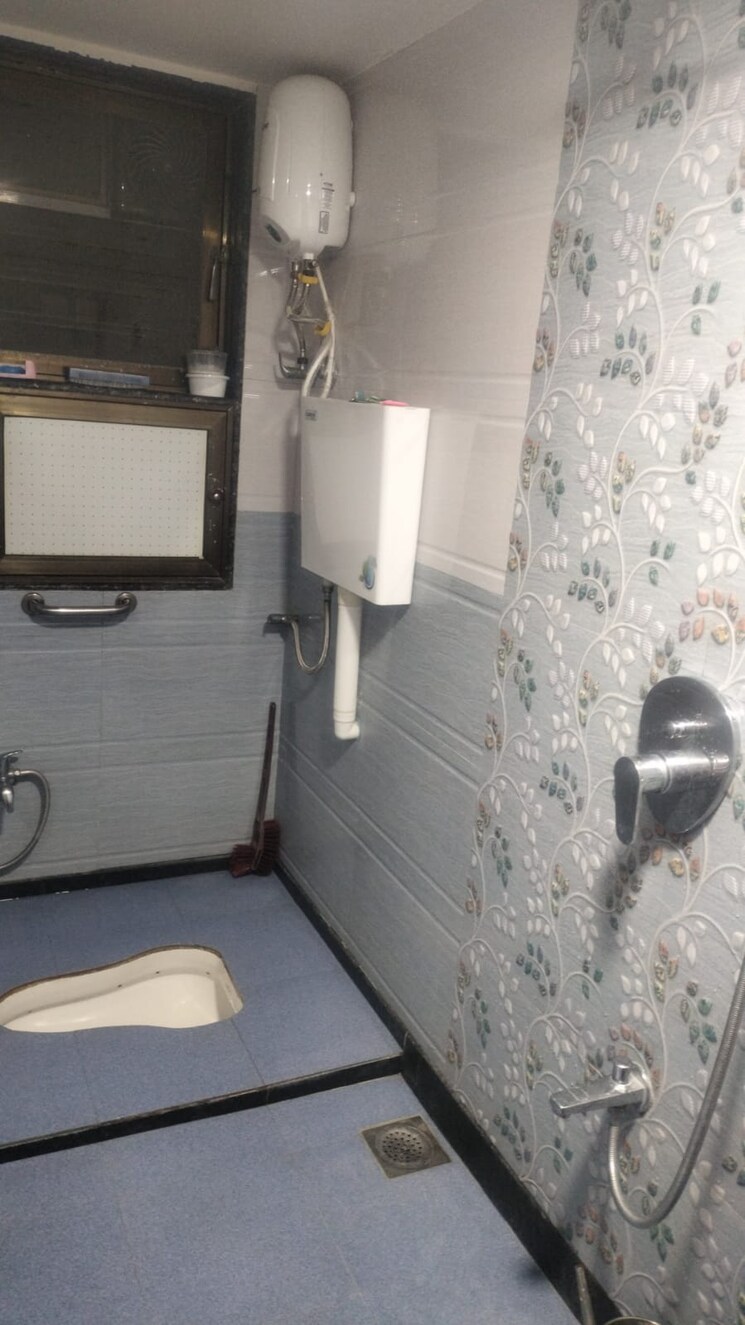 Bathroom, poonam-apartments-worli 2 Bedroom 620 Sq.Ft. Apartment In Worli Mumbai 8894059