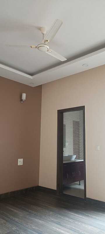 Room in 4 BHK Villa at Sector 36 – for Rent