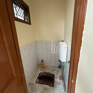  1 BHK Builder Floor at Kotla Mubarakpur – for Rent