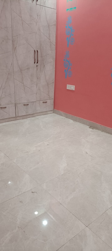 Room in 5 BHK Villa at Sector 46 – for Sale