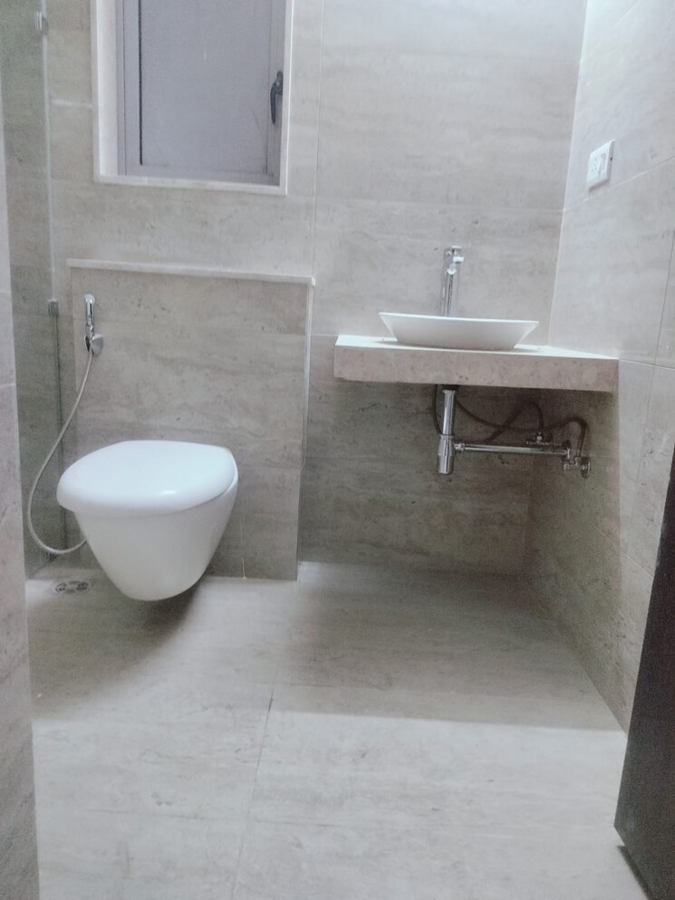 Bathroom, oberoi-sky-city 3 Bedroom 1073 Sq.Ft. Apartment In Borivali East Mumbai 8894077