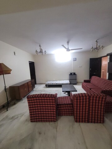 Living Room in 2 BHK Apartment at Swamy Manor, Mg Road – for Rent